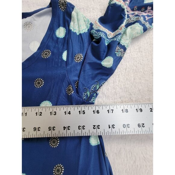 White Mark Women's Medium Erie Tunic Top with Side Pockets & Shark Bite Hem - Picture 7 of 8